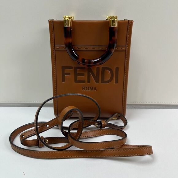 Fendi Women Pre-Loved Bag Very Good Condition - Picture 1 of 9